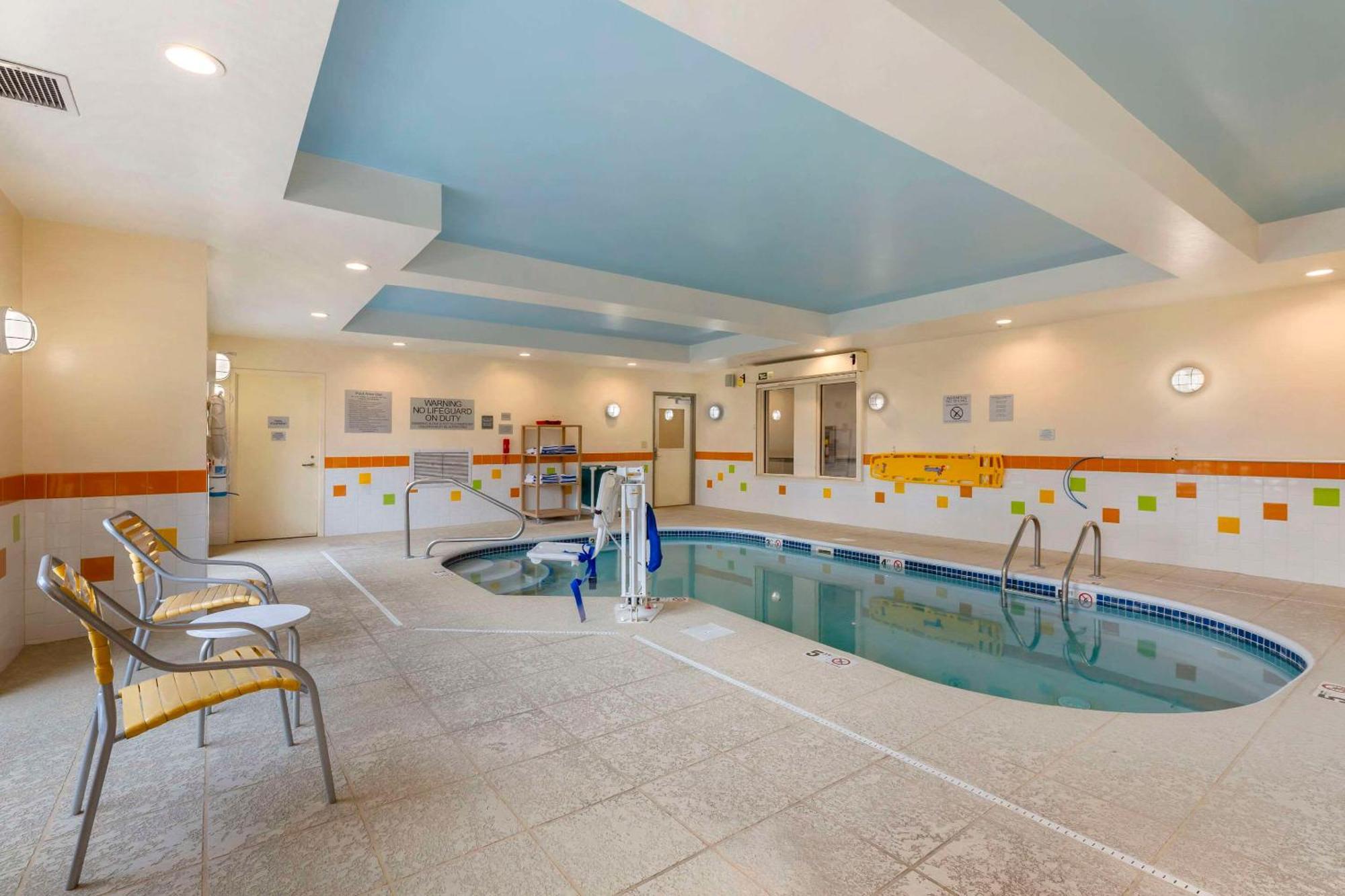 Comfort Inn & Suites Akron South Dış mekan fotoğraf