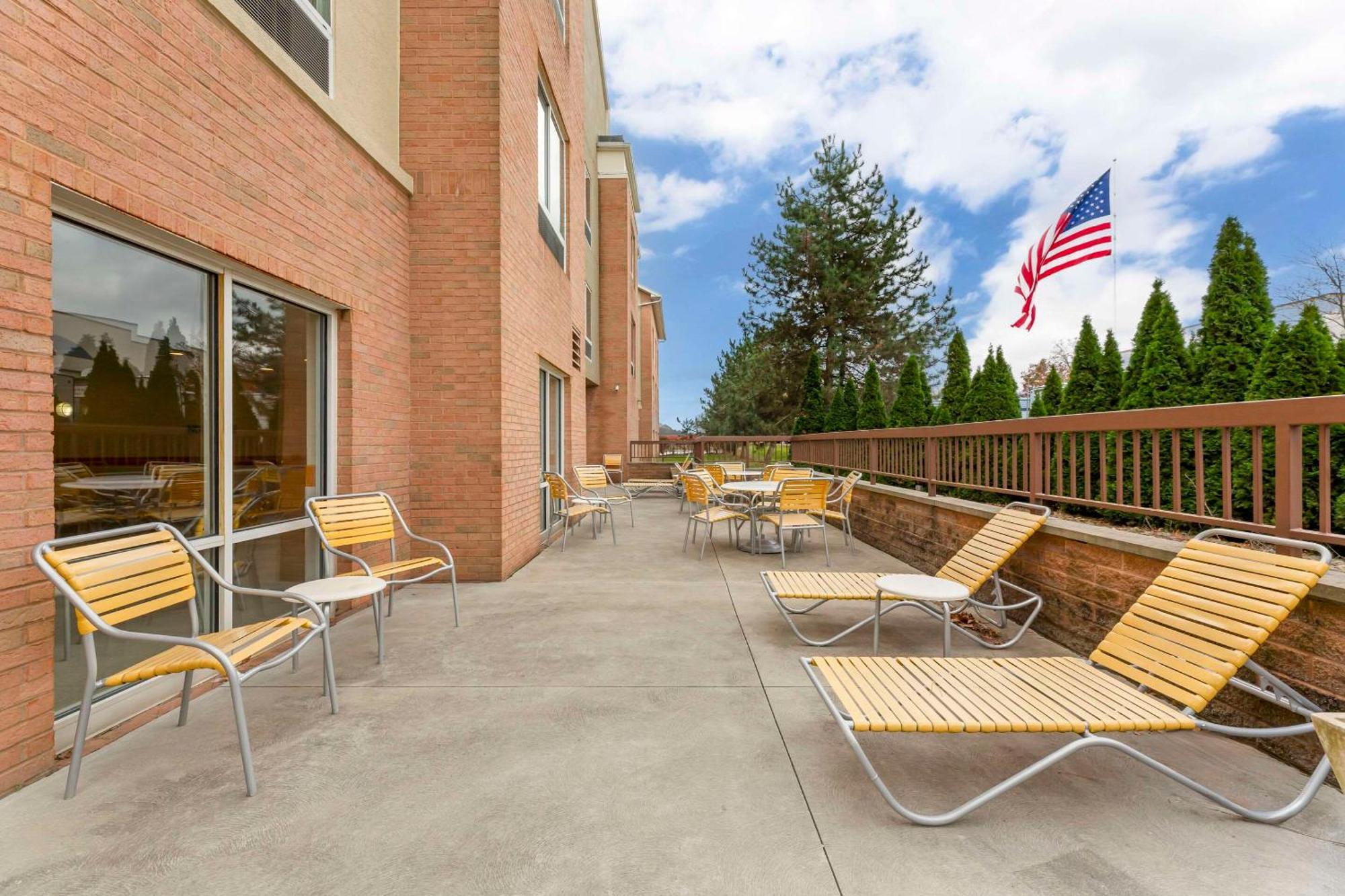 Comfort Inn & Suites Akron South Dış mekan fotoğraf