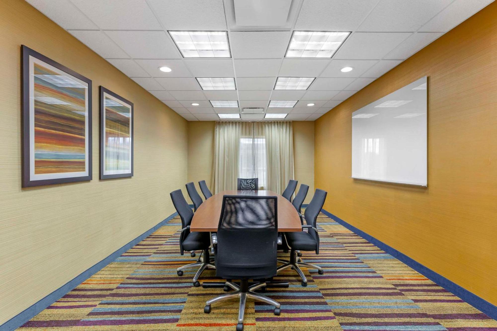 Comfort Inn & Suites Akron South Dış mekan fotoğraf