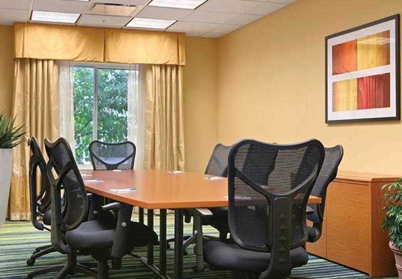 Comfort Inn & Suites Akron South Konforlar fotoğraf