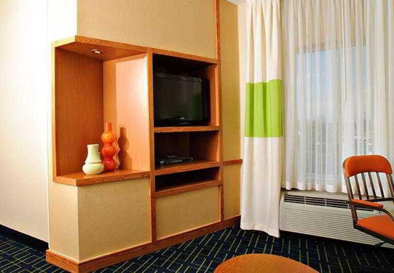 Comfort Inn & Suites Akron South Oda fotoğraf